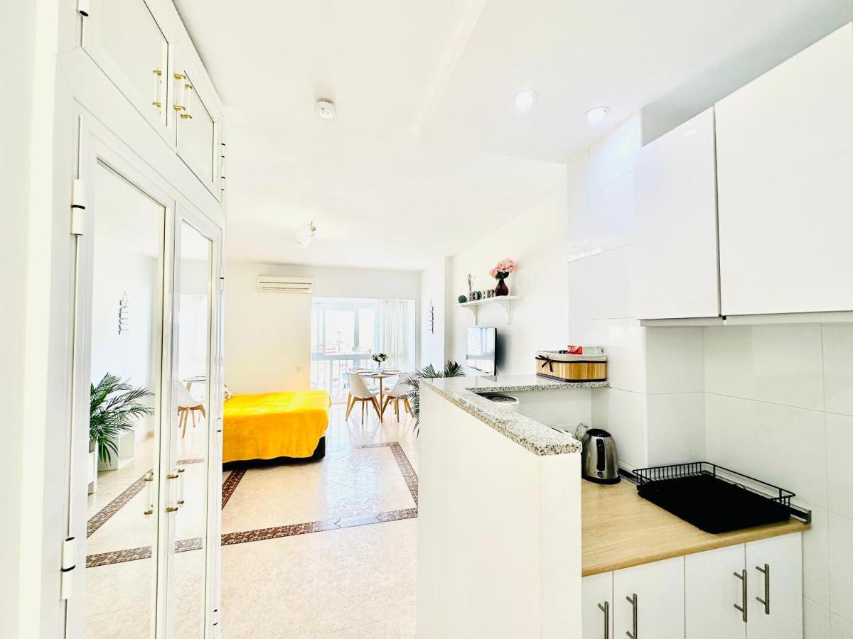 Iris Vistas Sea & Sun Benalmadena Apartment ภายนอก รูปภาพ